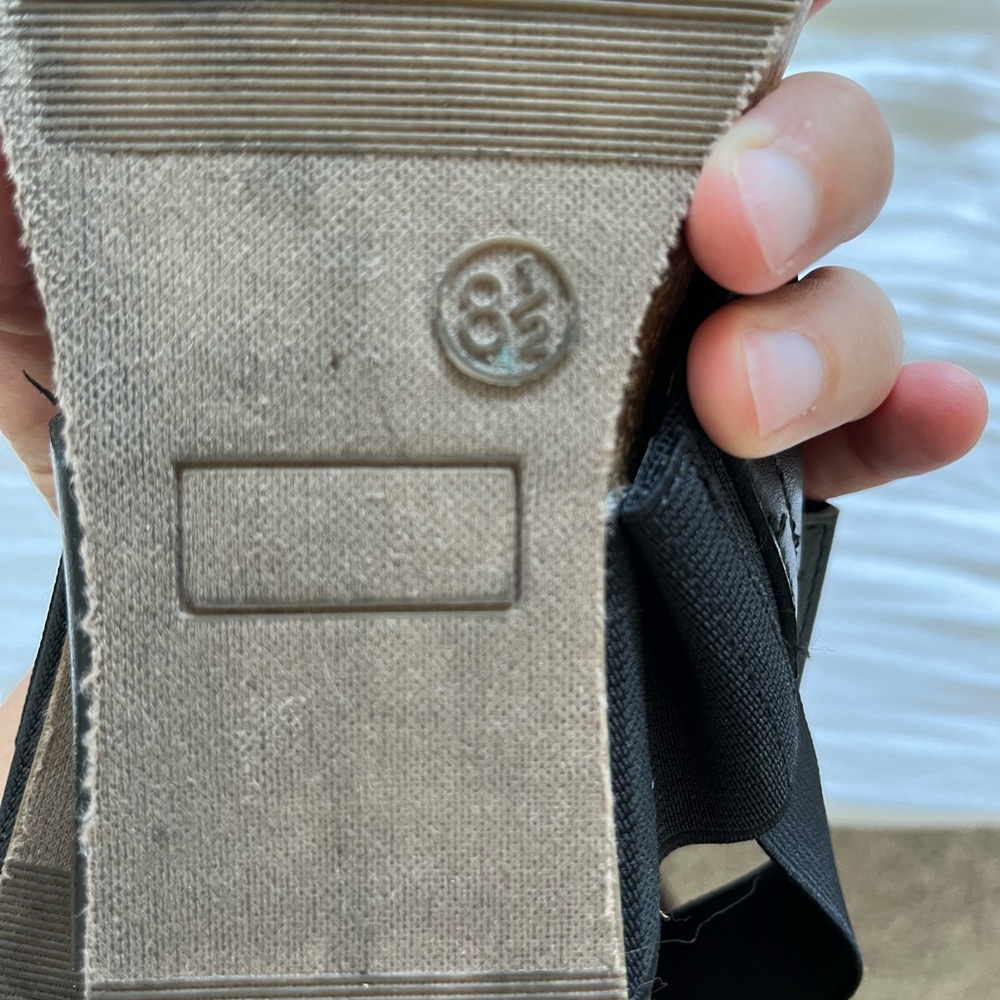 Target Sandals, 8.5 - Picture 2 of 2